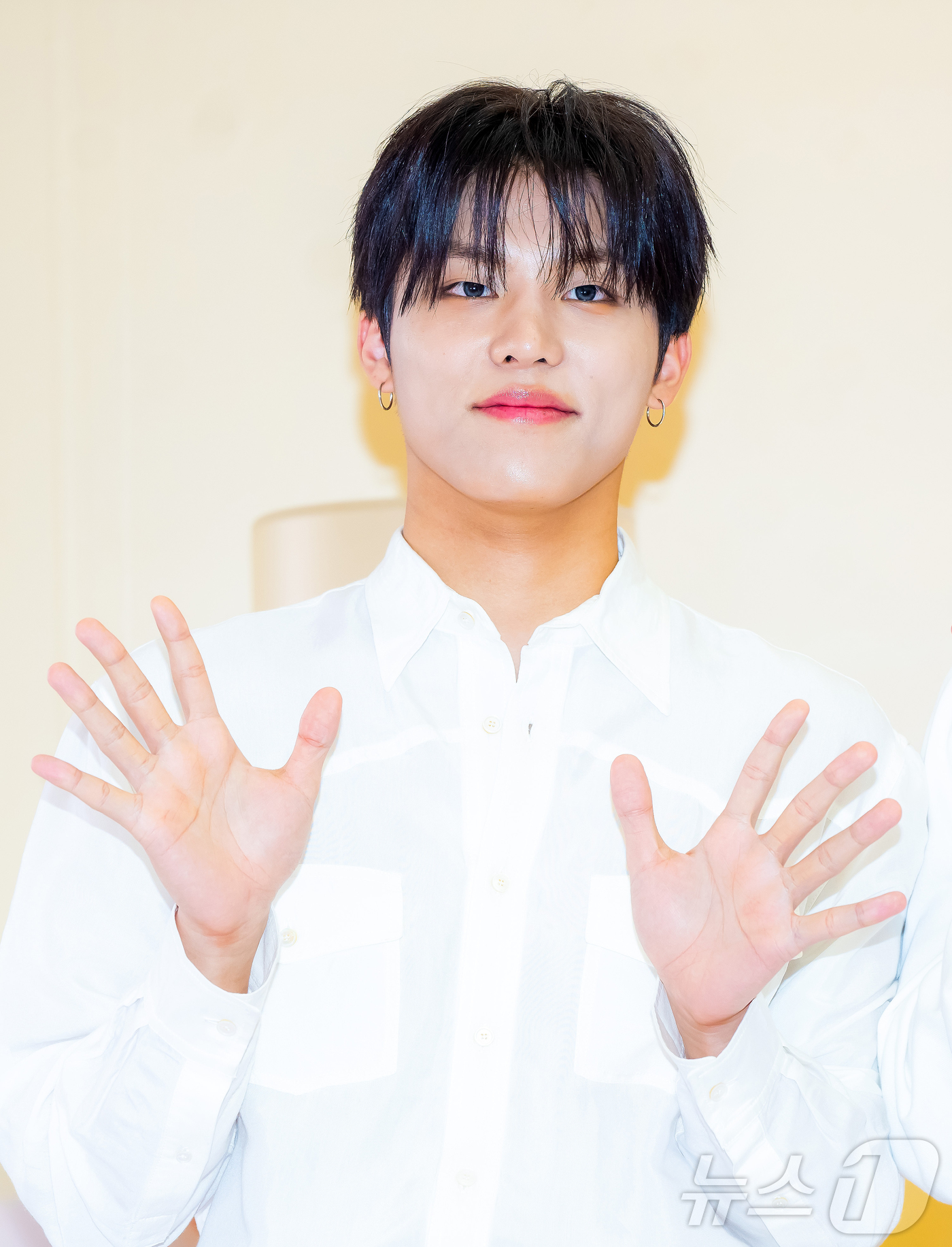 (서울=뉴스1) 김진환 기자 = 아이돌 그룹 트레저의 박정우가 20일 서울 성동구 성수동에서 진행된 메노킨 행사 포토콜 기념 행사에 참석해 포즈를 취하고 있다. (공동취재) 202 …