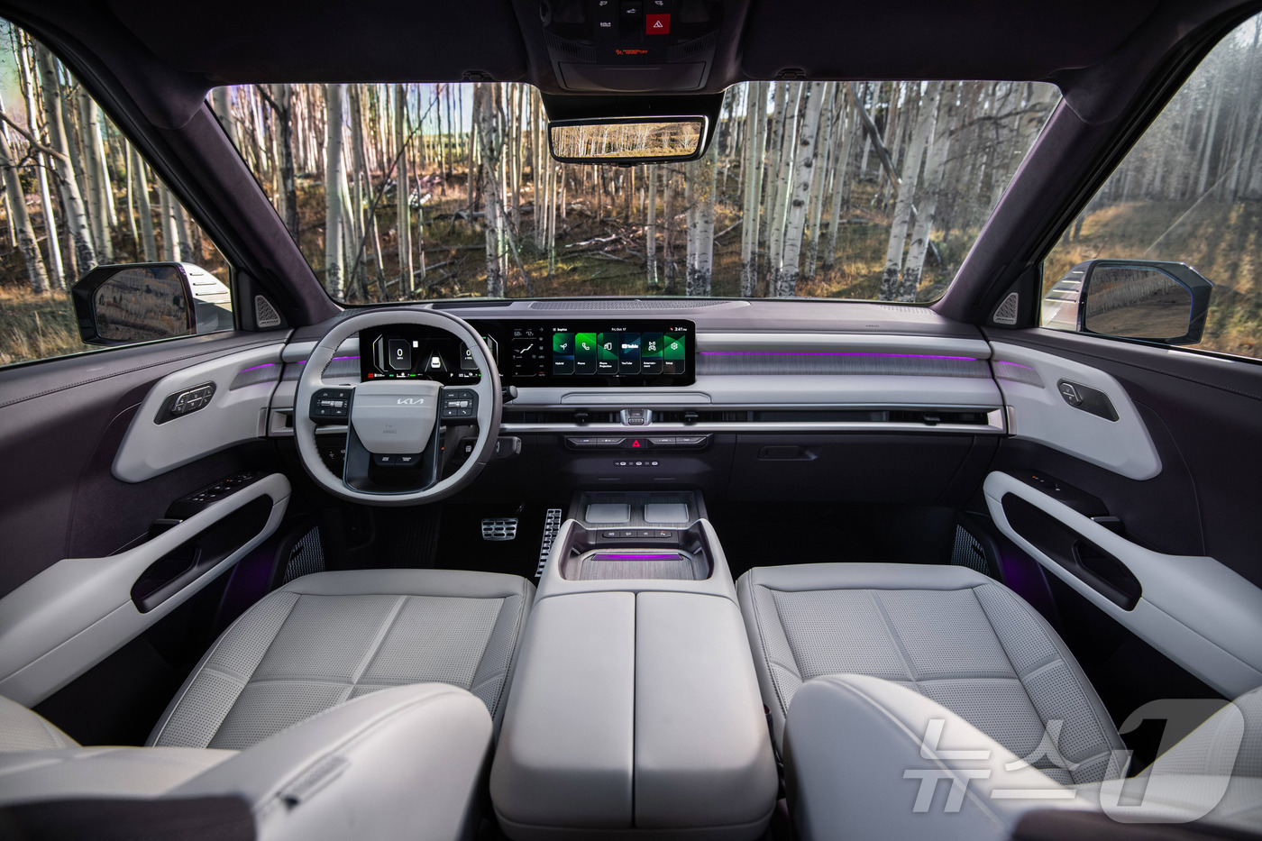 (서울=뉴스1) = 기아가 지난 20일(현지시간) 미국 로스앤젤레스(LA) 컨벤션 센터에서 열린 ‘2025 LA 오토쇼’ 보도발표회를 통해 ‘올 뉴 텔루라이드’를 세계 최초로 공개 …