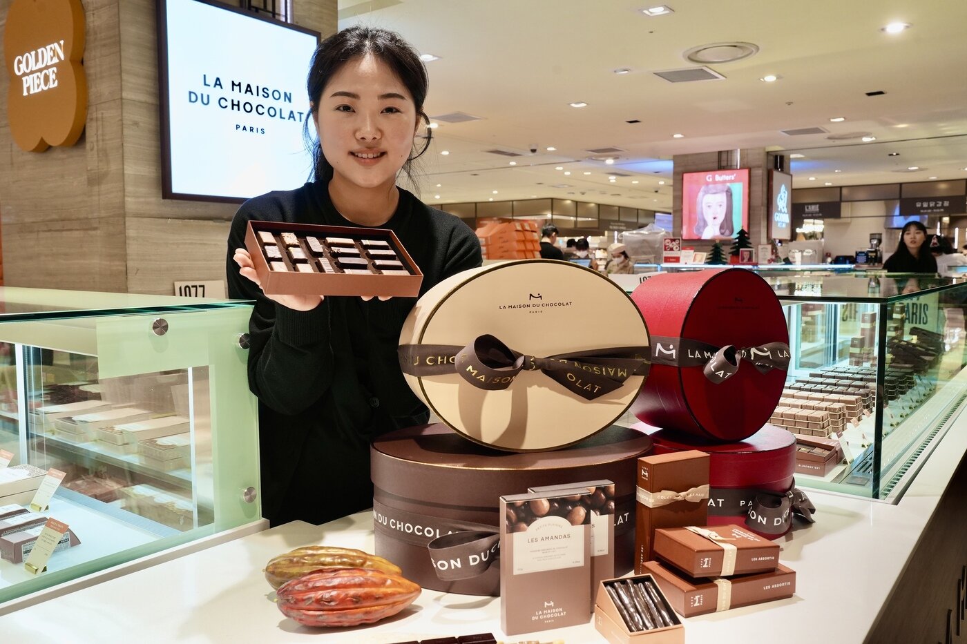 본문 이미지 - 라 메종 뒤 쇼콜라 팝업스토어. &#40;롯데백화점 제공&#41;.