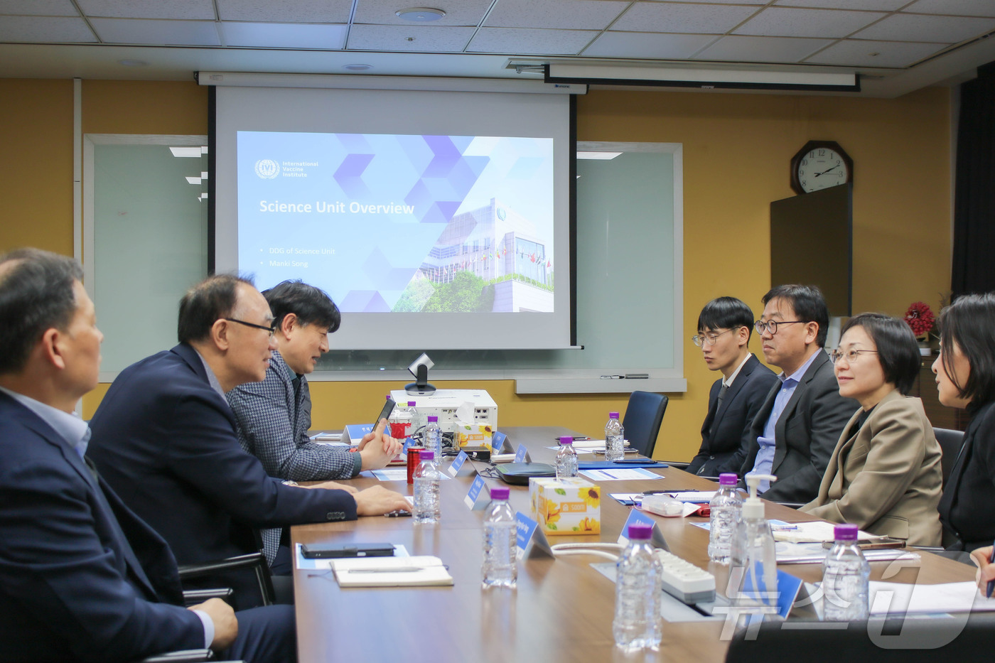 (서울=뉴스1) = 임숙영 질병관리청 차장이 21일 국제백신연구소와 연례 점검회의를 개최해, 미래 대응 역량을 강화하기 위한 주요 협력과제에 대해 논의하고 있다. (질병관리청 제공 …