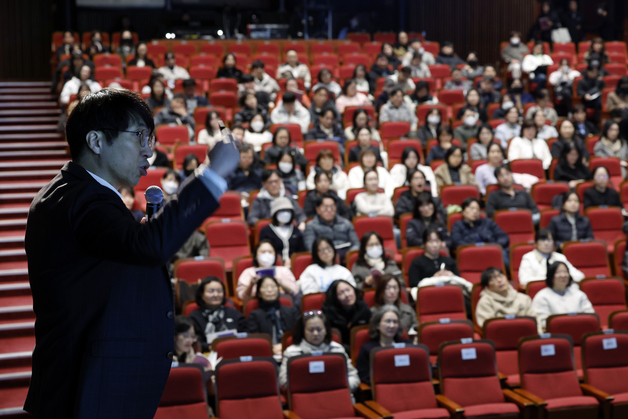 '고2 대입' 수도권 대학들, 교과 줄이고 학종·논술 늘렸다