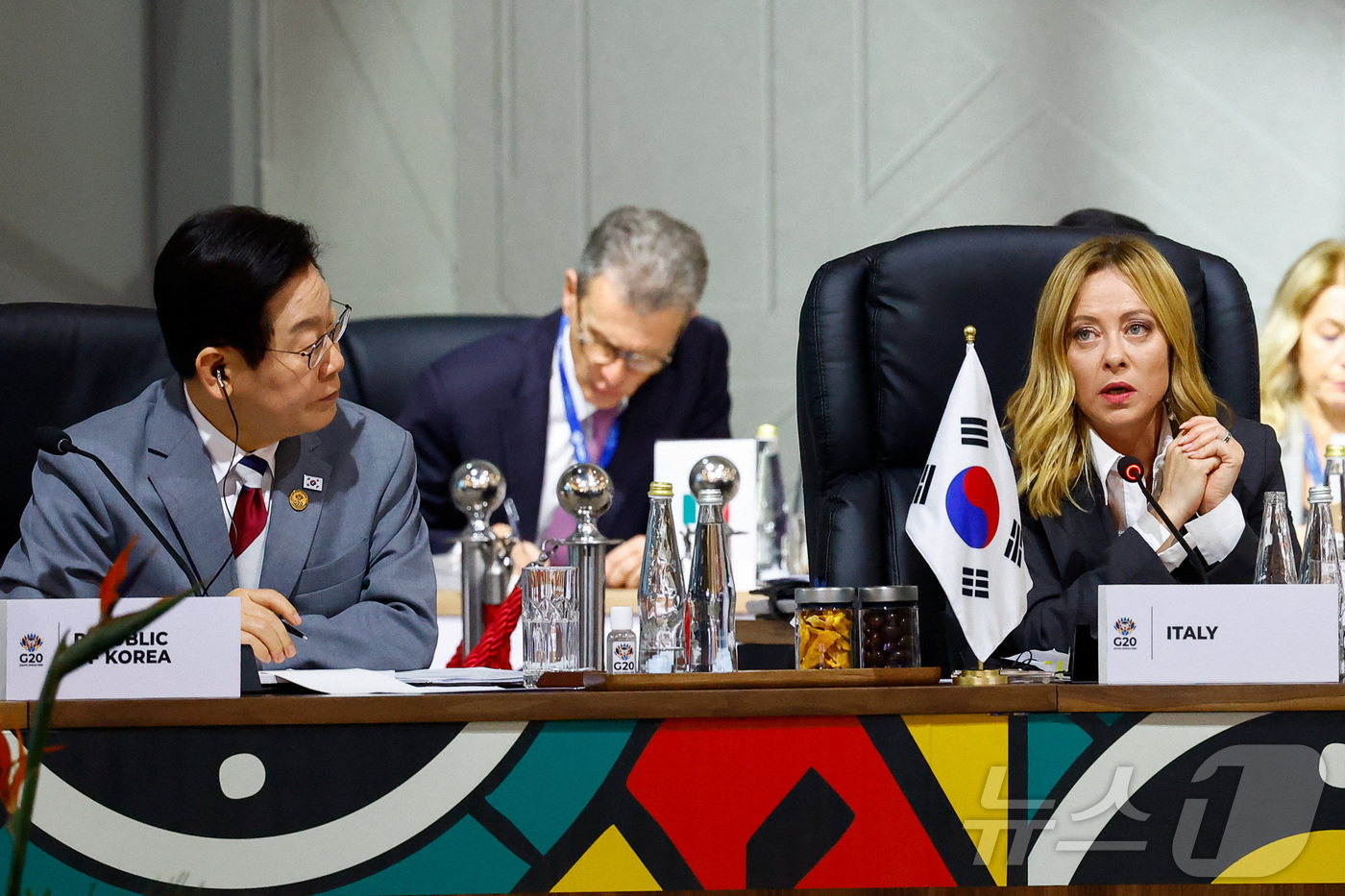 (로이터=뉴스1) = 이재명 대통령이 22일(현지 시간) 남아프리카공화국 요하네스버그 엑스포 센터에서 열린 G20 정상회의에 참석해 있다.ⓒ 로이터=뉴스1