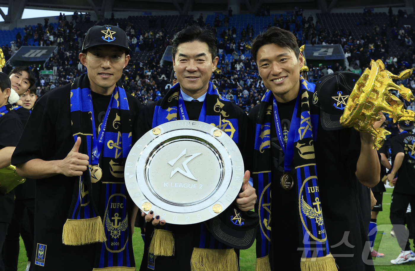 (인천=뉴스1) 박정호 기자 = 윤정환 인천유나이티드 감독이 23일 오후 인천시 중구 도원동 인천축구전용경기장에서 열린 하나은행 K리그2 2025 39라운드 인천유나이티드와 충북청 …