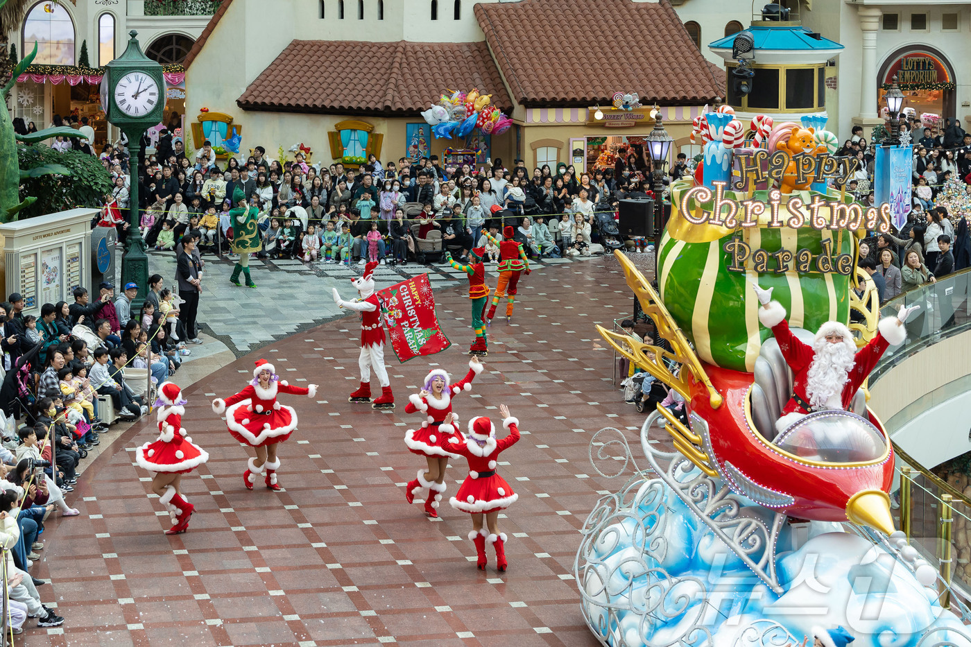 (서울=뉴스1) = 롯데월드 어드벤처는 지난 22일부터 내년 3월 2일까지 인기 애니메이션 ‘프린세스 캐치! 티니핑’과 함께하는 겨울 시즌 축제 '트윙클 미라클 윈터'를 진행한다고 …