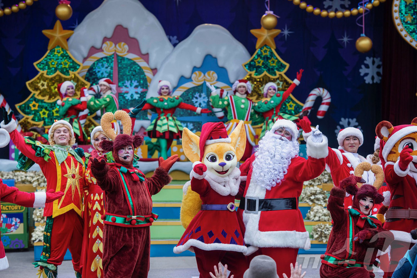 (서울=뉴스1) = 삼성물산 리조트부문 에버랜드가 오는 28일부터 12월 31일까지 성탄절 분위기를 미리 경험할 수 있는 '크리스마스 판타지' 겨울축제를 개최한다고 24일 밝혔다. …