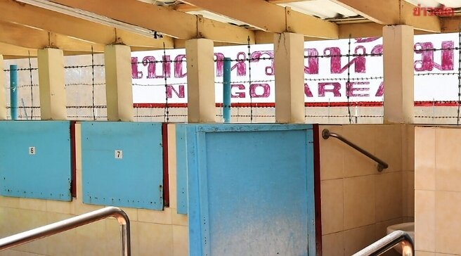 본문 이미지 - 방콕 특수 교도소 8동에 게시된 &#39;출입 금지 구역&#39; 경고 표지판. 성매매가 이뤄진 장소로 추정되고 있다. 출처=Khaosod English