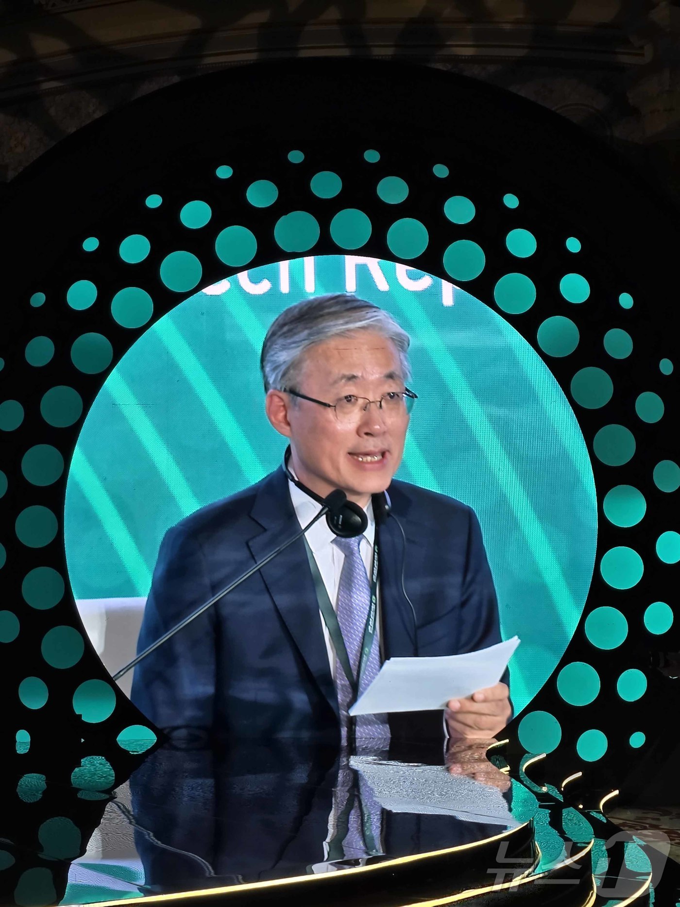 (서울=뉴스1) = 헌법재판소 김형두 재판관이 지난 23일(현지시간) 사우디아라비아 리야드에서 열린 제2차 사법국제회의에서 ‘사법의 질 향상을 위한 기준과 과제’를 주제로 발표하고 …