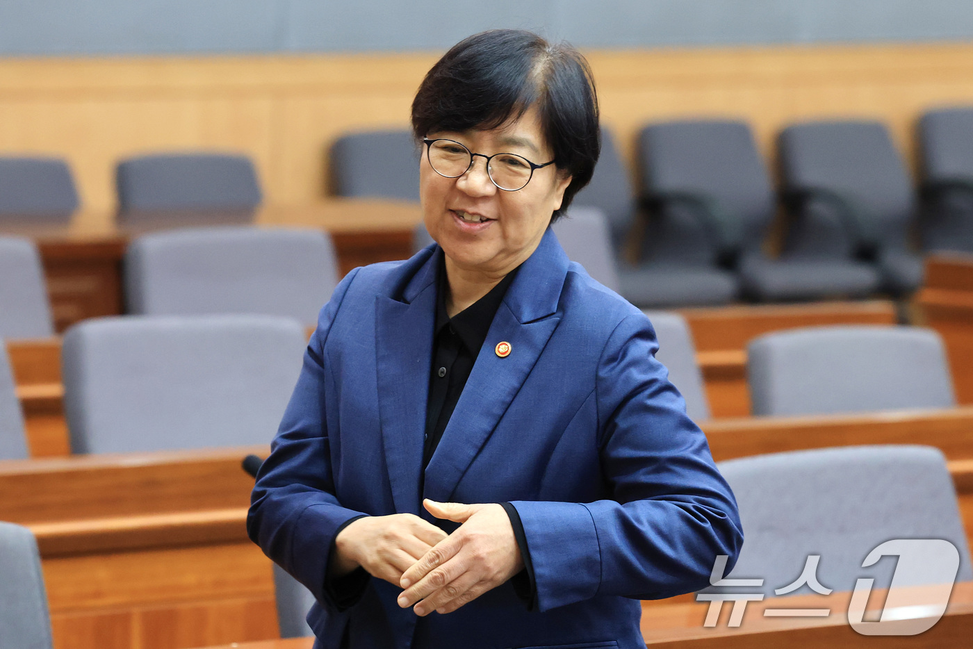 (서울=뉴스1) 임세영 기자 = 정은경 보건복지부 장관이 24일 서울 종로구 정부서울청사 별관 국제회의실에서 열린 제6차 국민연금기금운용위원회 회의에 참석하고 있다. 2025.11 …