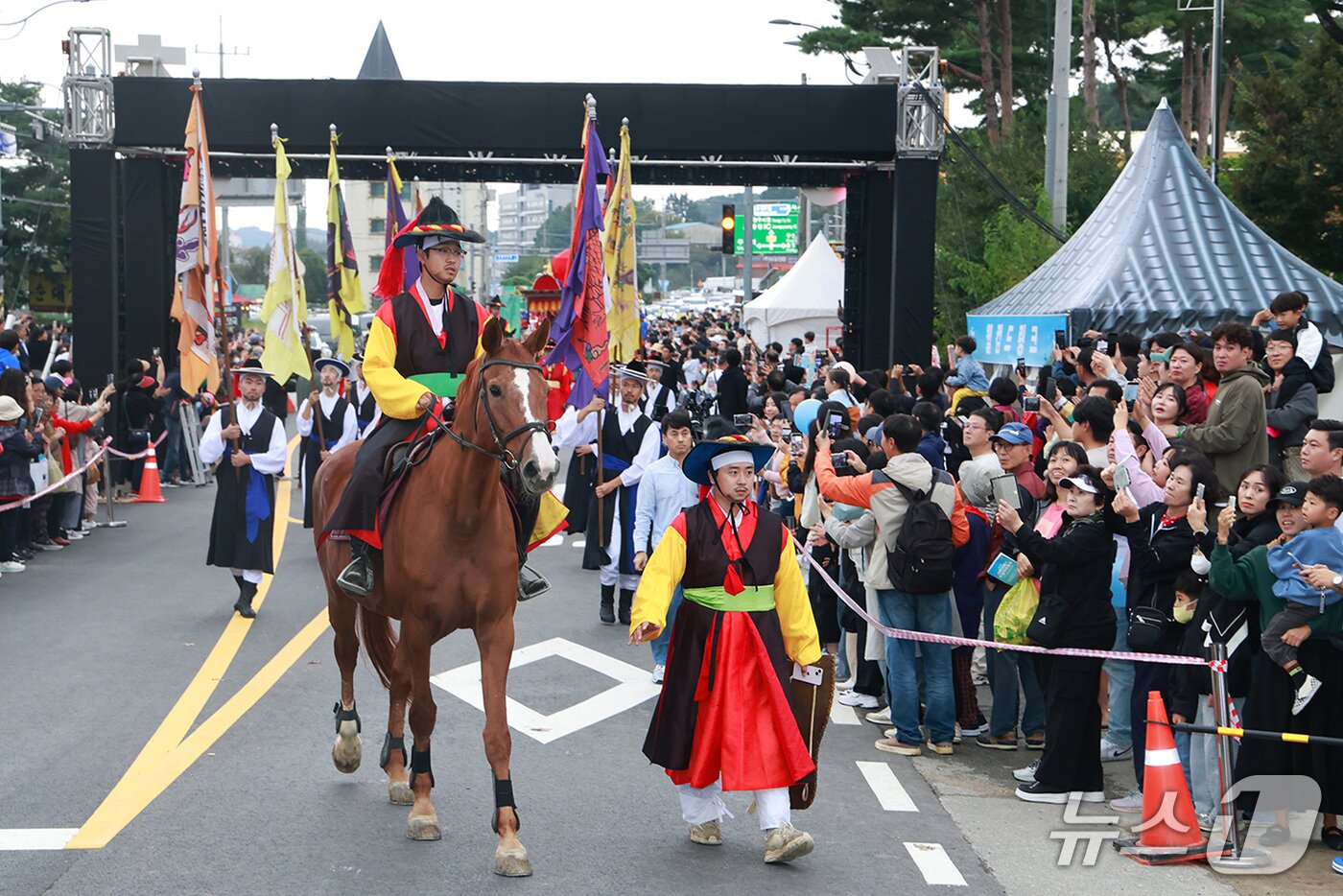 본문 이미지 - 세종대왕과 초정약수축제.&#40;청주시 제공. 재판매 및 DB금지&#41;/뉴스1