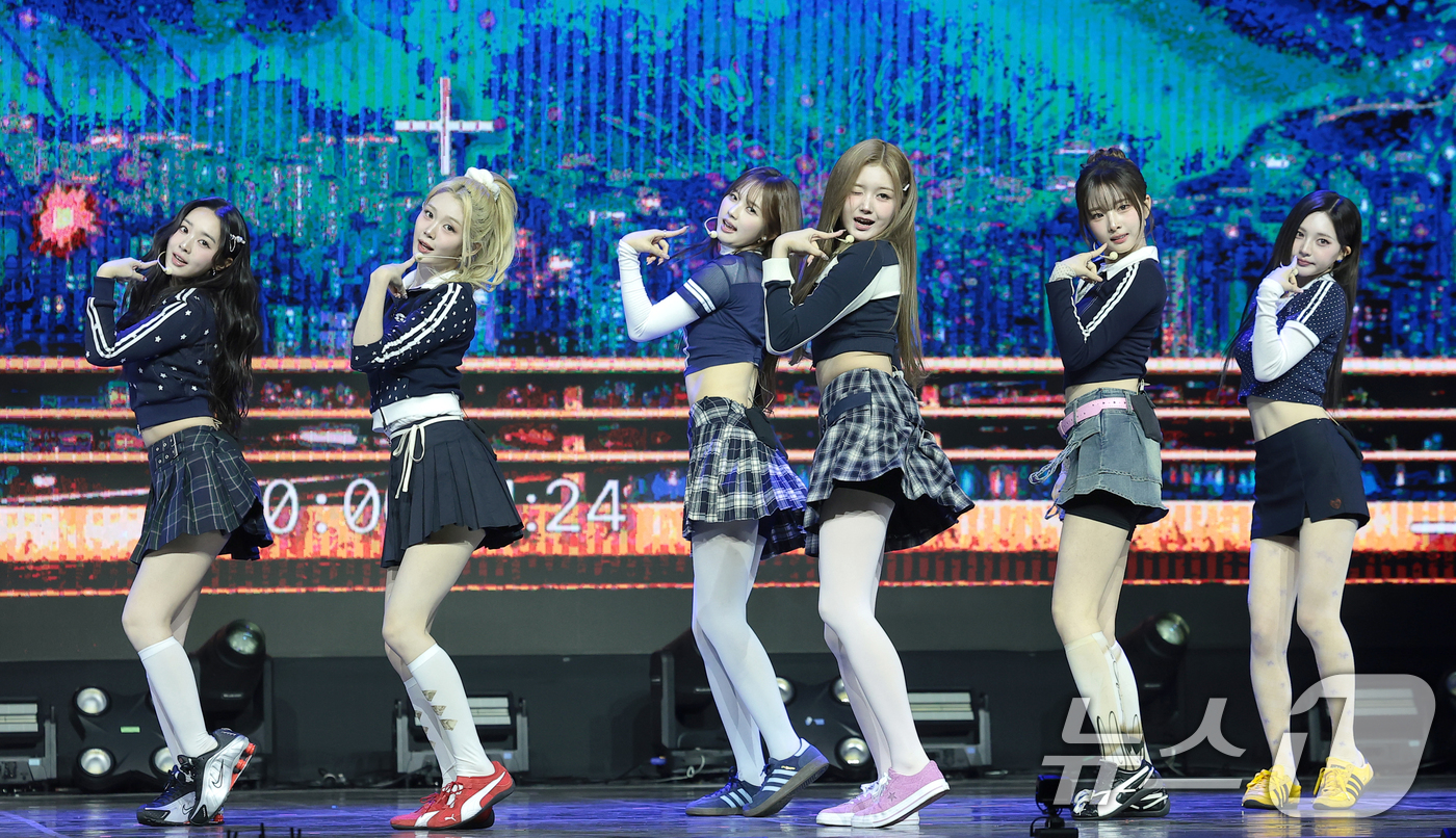 (서울=뉴스1) 권현진 기자 = 그룹 트리플에스(tripleS) 미소녀즈(msnz) zenith가 24일 서울 한남동 블루스퀘어에서 가진 새 앨범 'Beyond Beauty' 쇼케 …