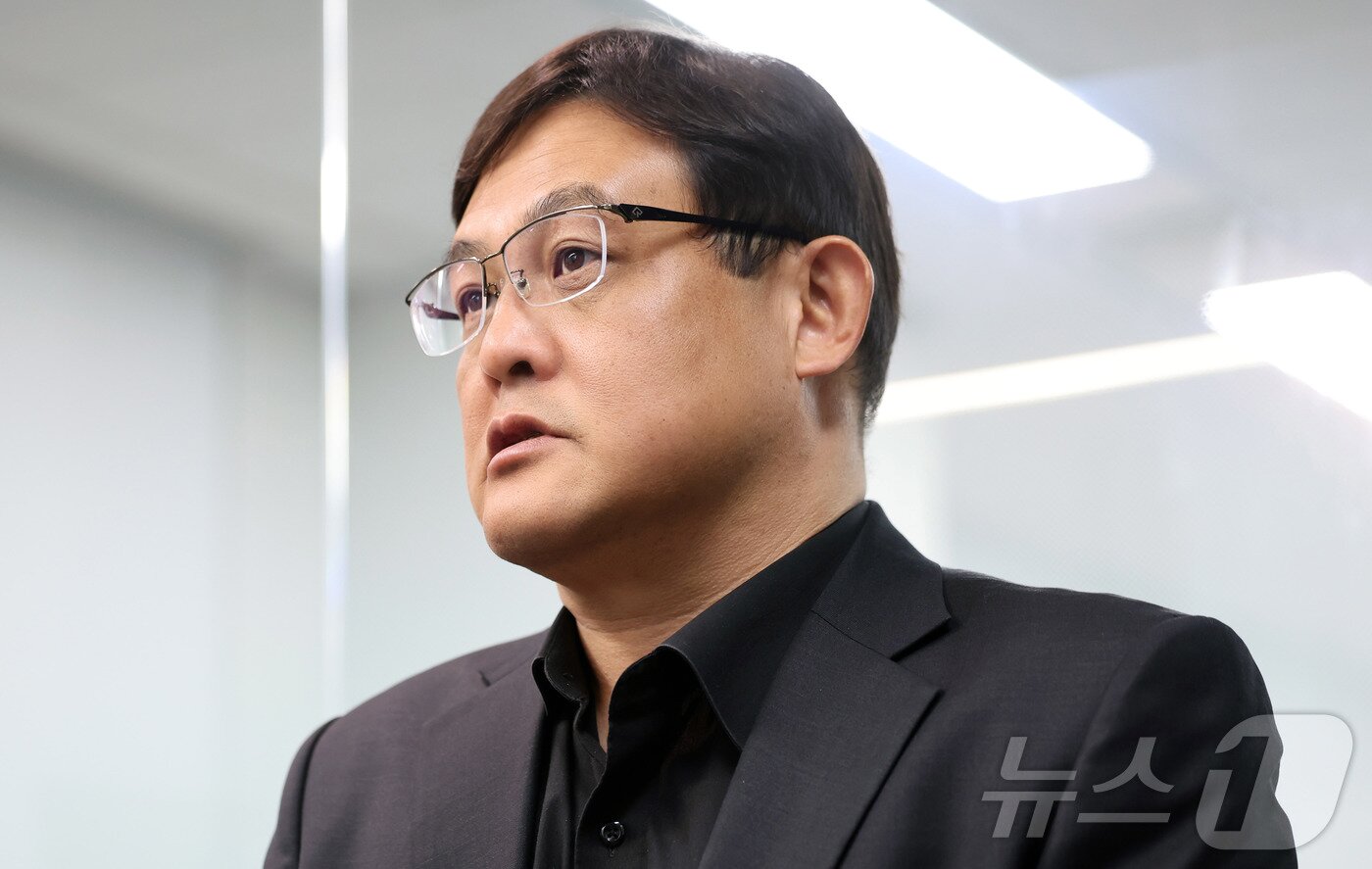 본문 이미지 - 주원 현대경제연구원 연구본부장은 올해 1분기 한국 경제가 마이너스&#40;-&#41; 성장을 기록한 결정적 원인으로 &#39;계엄발&#40;發&#41; 소비 쇼크&#39;를 지목했다. ⓒ News1 박지혜 기자