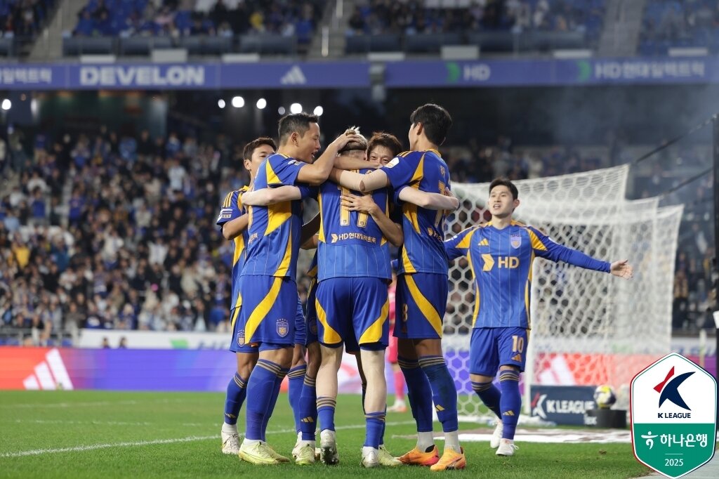 본문 이미지 - 몰락한 디펜딩 챔피언 울산, 정말 강등 플레이오프로 떨어질 수 있다. &#40;한국프로축구연맹 제공&#41;
