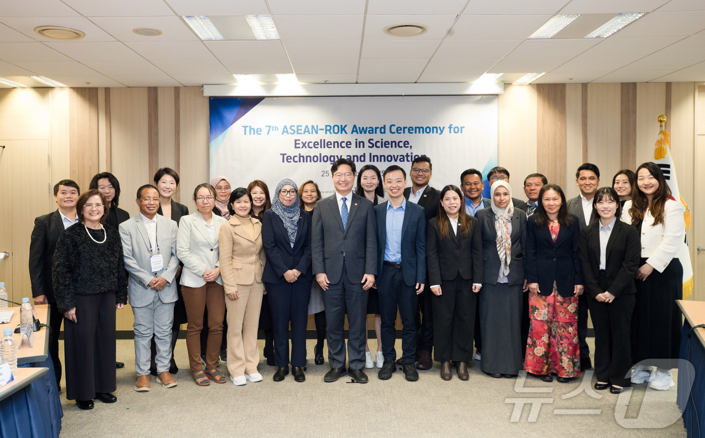 (서울=뉴스1) = 구혁채 과학기술정보통신부 제1차관이 25일 오전 서울 종로구 광화문교보빌딩 국가과학기술자문회의 대회의실에서 열린 '제7회 한-아세안 우수과학기술혁신상 시상식' …