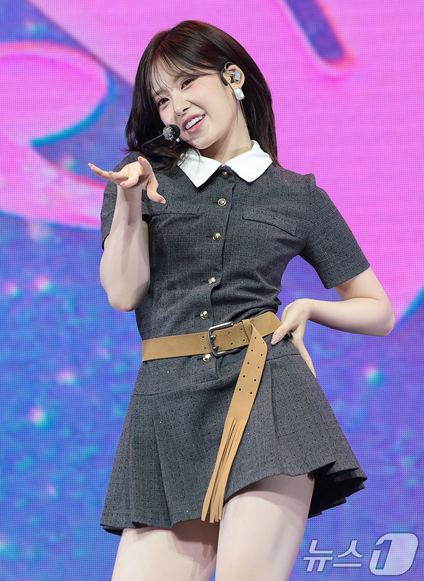 (서울=뉴스1) 권현진 기자 = 그룹 리센느(RESCENE)의 리브가 25일 서울 영등포구 명화라이브홀에서 가진 미니 3집  '립밤(lip bomb)' 발매 쇼케이스에서 타이틀 곡 …