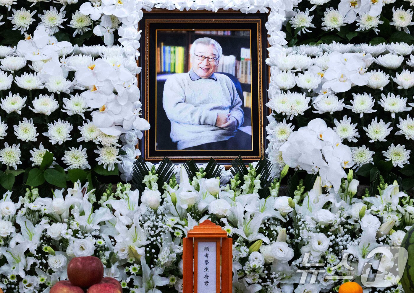 본문 이미지 - 배우 고 이순재의 빈소가 25일 서울 송파구 서울아산병원 장례식장에 마련 돼 있다. 2025.11.25/뉴스1 ⓒ News1 사진공동취재단