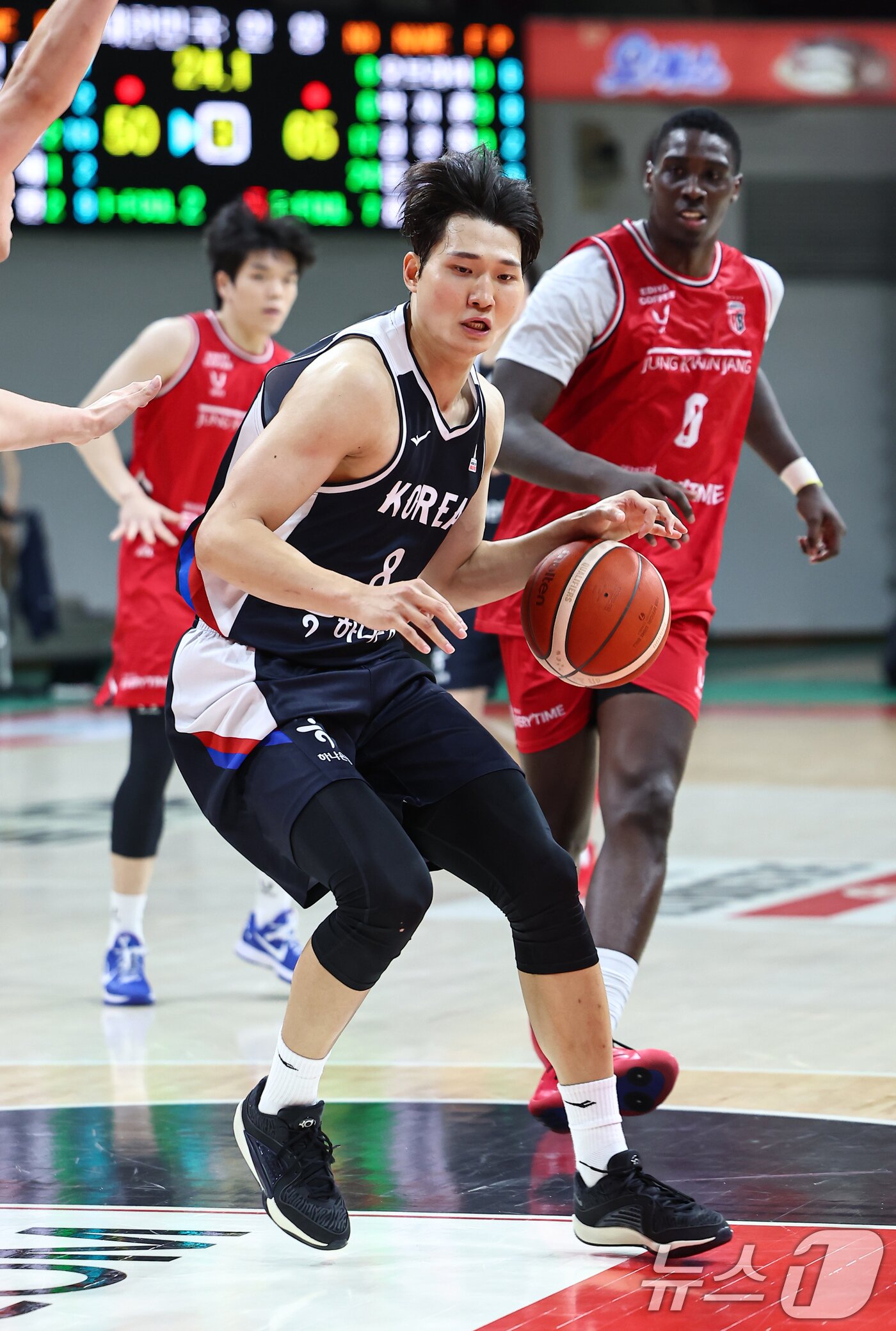 본문 이미지 - 농구 국가대표 안영준. 2025.11.25/뉴스1 ⓒ News1 김도우 기자