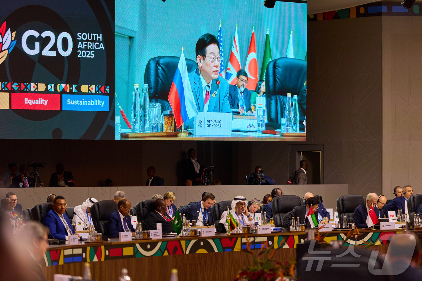 (서울=뉴스1) 이재명 기자 = 이재명 대통령이 22일(현지시간) 남아프리카공화국 요하네스버그 엑스포 센터에서 열린 G20 정상회의 제1세션에서 발언하고 있다. (이재명 대통령 S …