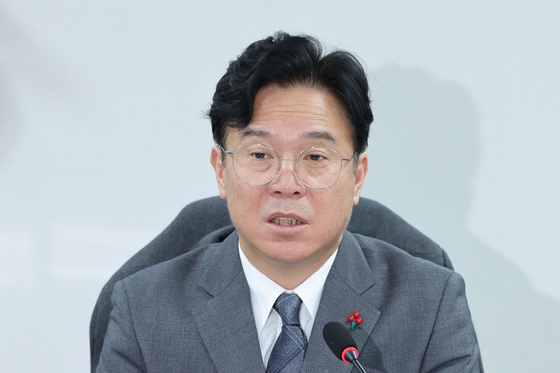 김영훈 노동장관 "산재·체불·2030 쉼 청년, 반드시 풀어야 할 과제"