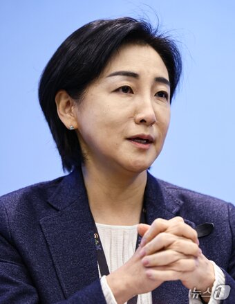 본문 이미지 - 이수정 한국IBM 대표이사 사장이 11월 26일 서울 영등포구 한국IBM에서 뉴스1과 인터뷰를 하고 있다. ⓒ News1 김도우 기자