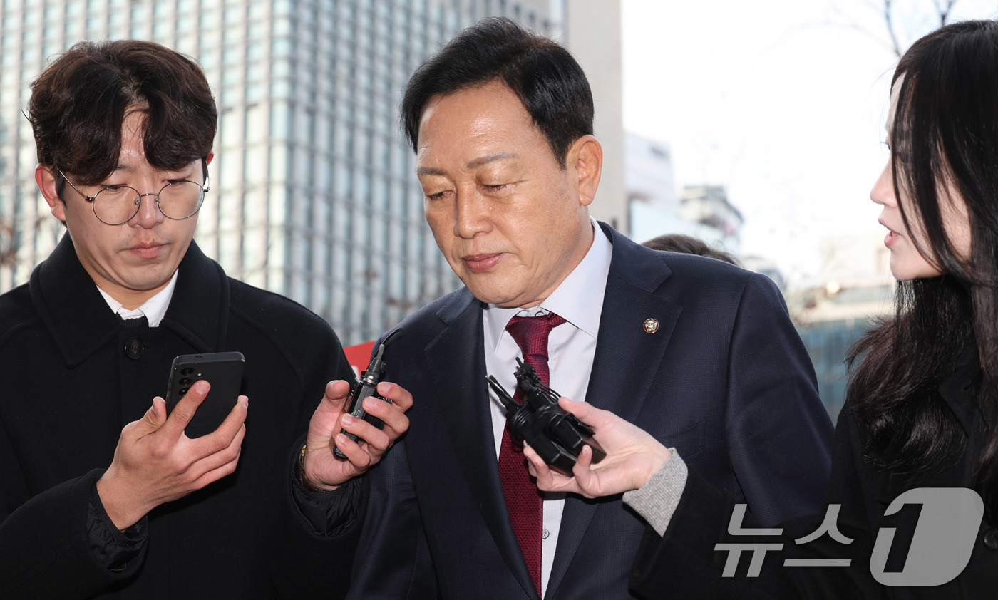 (서울=뉴스1) 박지혜 기자 = 김선교 국민의힘 의원이 26일 서울 종로구 광화문 KT 빌딩에 마련된 김건희 특검(특별검사 민중기) 사무실에 피의자 신분으로 출석하고 있다. 202 …