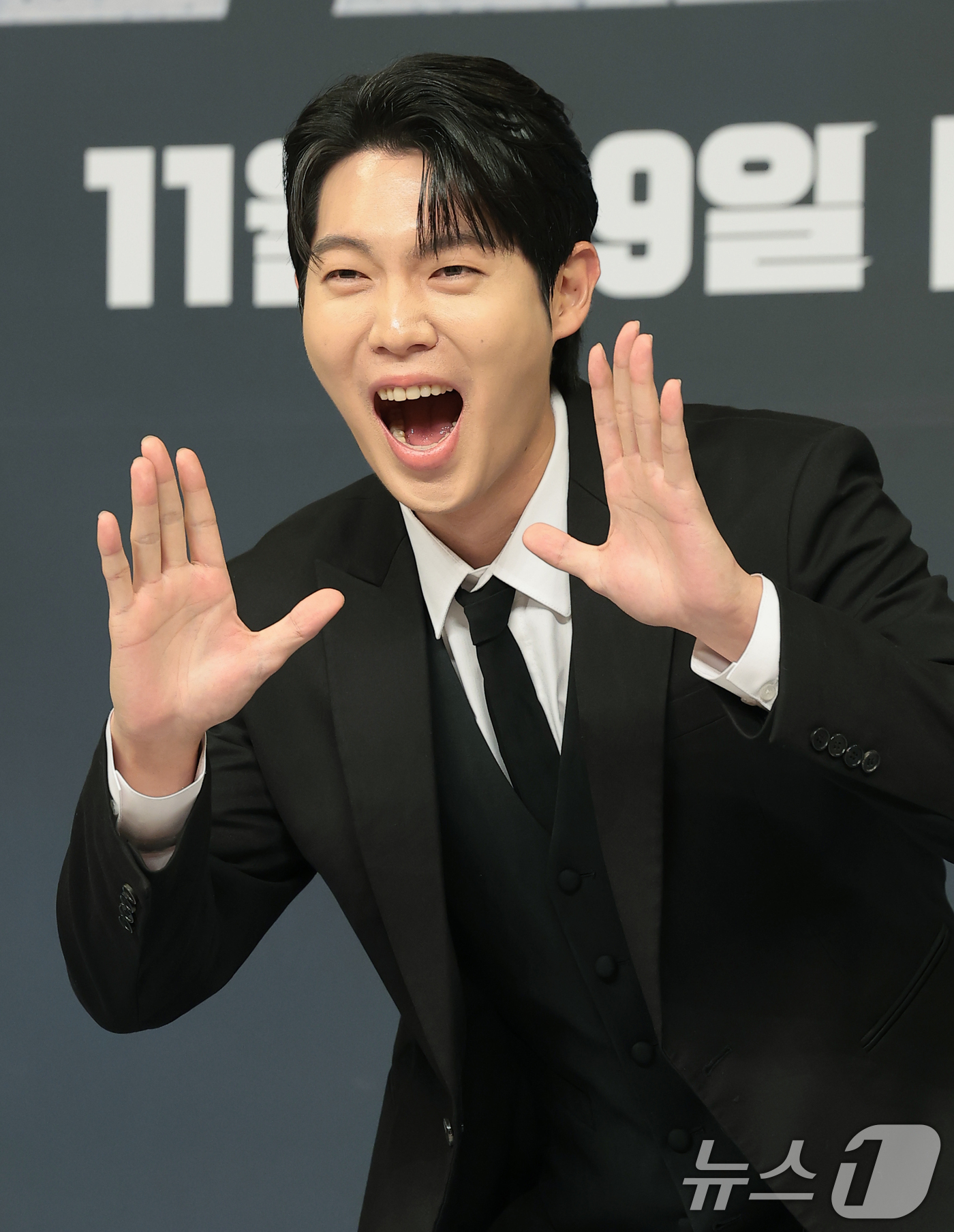 (서울=뉴스1) 권현진 기자 = 가수 손태진이 29일 오전 서울 양천구 목동 SBS에서 열린 새 농구 예능 프로그램 '열혈농구단’ 제작발표회에 참석해 포즈를 취하고 있다.'열혈농구 …