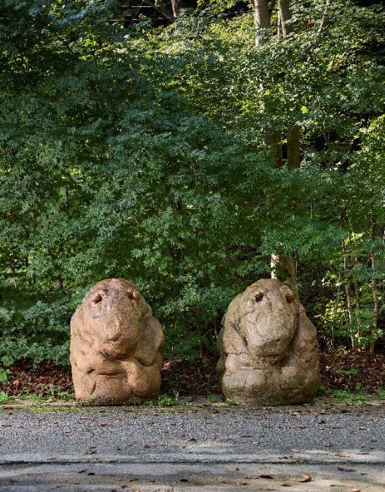 본문 이미지 - 신상호, 〈꿈-수호자〉, 1993, 혼합토, 120&times;152&times;104, 124&times;145&times;100, 115&times;124&times;88, 114&times;123&times;92cm, 작가 소장 &#40;국립현대미술관 제공&#41;