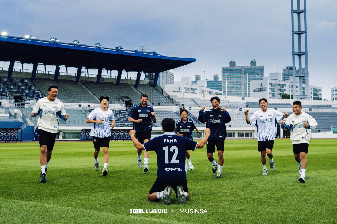 본문 이미지 - 2025시즌 3차 K리그2 팬 프렌들리 클럽상은 서울 이랜드가 차지했다. &#40;한국프로축구연맹 제공&#41;
