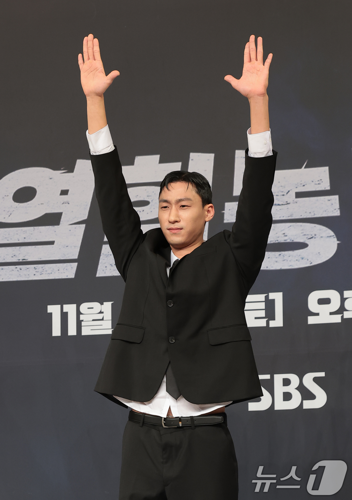 (서울=뉴스1) 권현진 기자 = 이대희가 29일 오전 서울 양천구 목동 SBS에서 열린 새 농구 예능 프로그램 '열혈농구단’ 제작발표회에 참석해 포즈를 취하고 있다.'열혈농구단'은 …