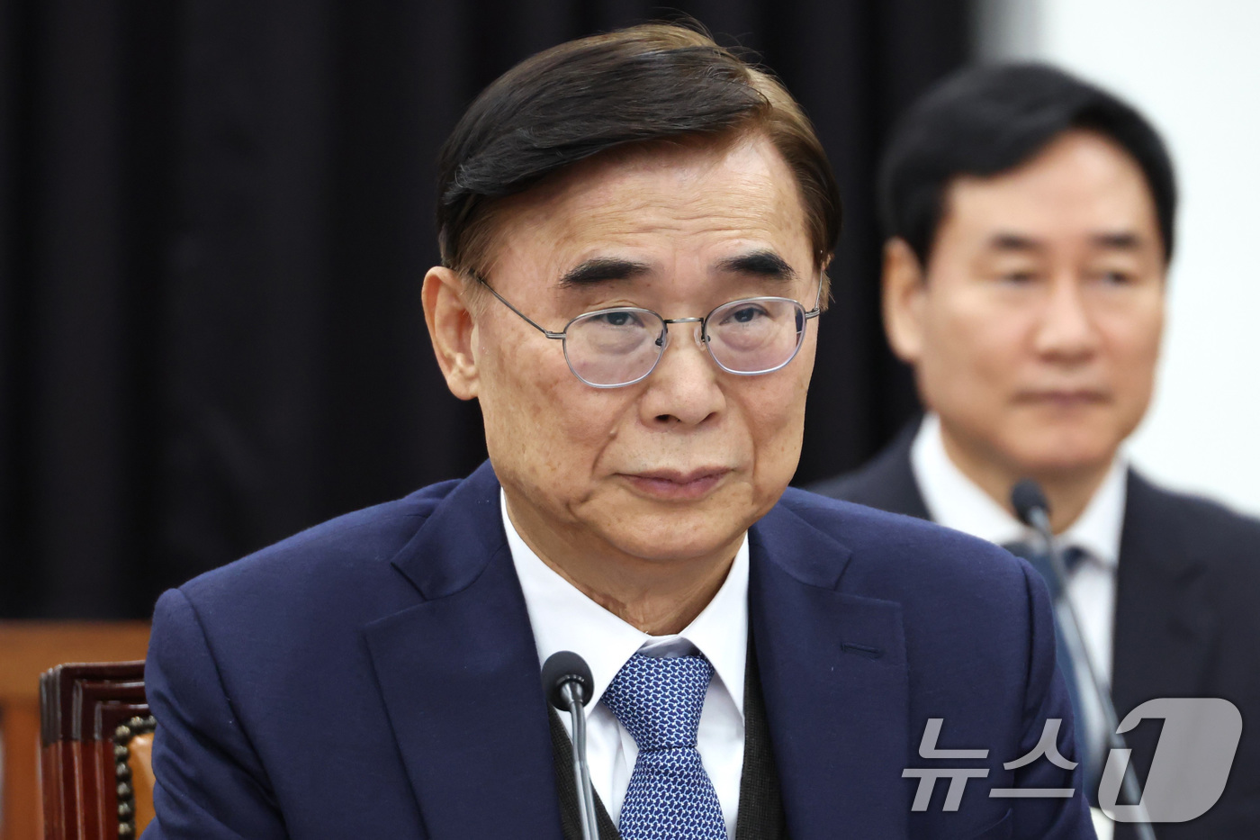 (서울=뉴스1) 국회사진기자단 = 이종석 국가정보원장이 26일 서울 여의도 국회에서 열린 정보위원회 전체회의에 출석하고 있다. 2025.11.26/뉴스1