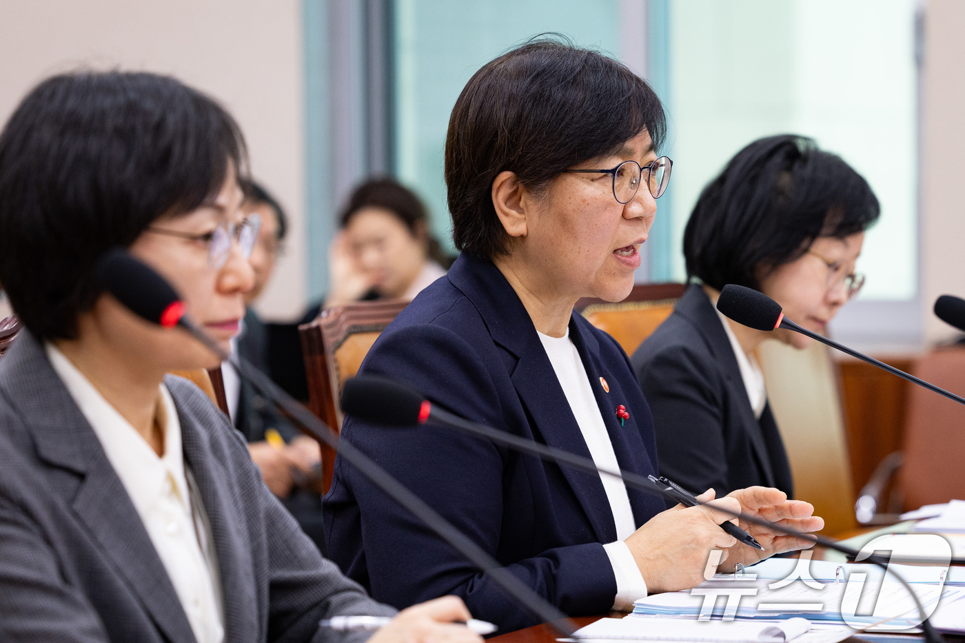 (서울=뉴스1) 유승관 기자 = 정은경 보건복지부 장관이 26일 서울 여의도 국회에서 열린 제429회 국회(정기회) 법제사법위원회 제15차 전체회의에서 의원 질의에 답하고 있다. …