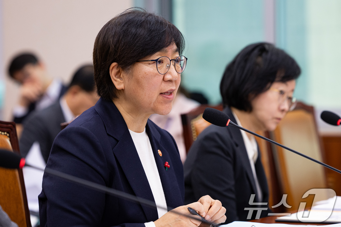 (서울=뉴스1) 유승관 기자 = 정은경 보건복지부 장관이 26일 서울 여의도 국회에서 열린 제429회 국회(정기회) 법제사법위원회 제15차 전체회의에서 의원 질의에 답하고 있다. …