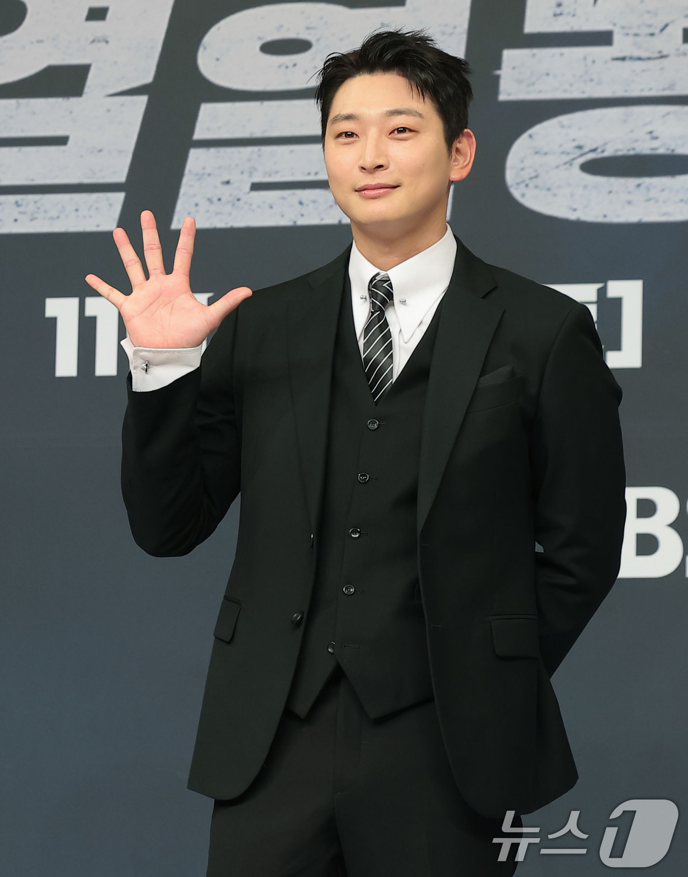 (서울=뉴스1) 권현진 기자 = 가수 정진운이 29일 오전 서울 양천구 목동 SBS에서 열린 새 농구 예능 프로그램 '열혈농구단’ 제작발표회에 참석해 포즈를 취하고 있다.'열혈농구 …