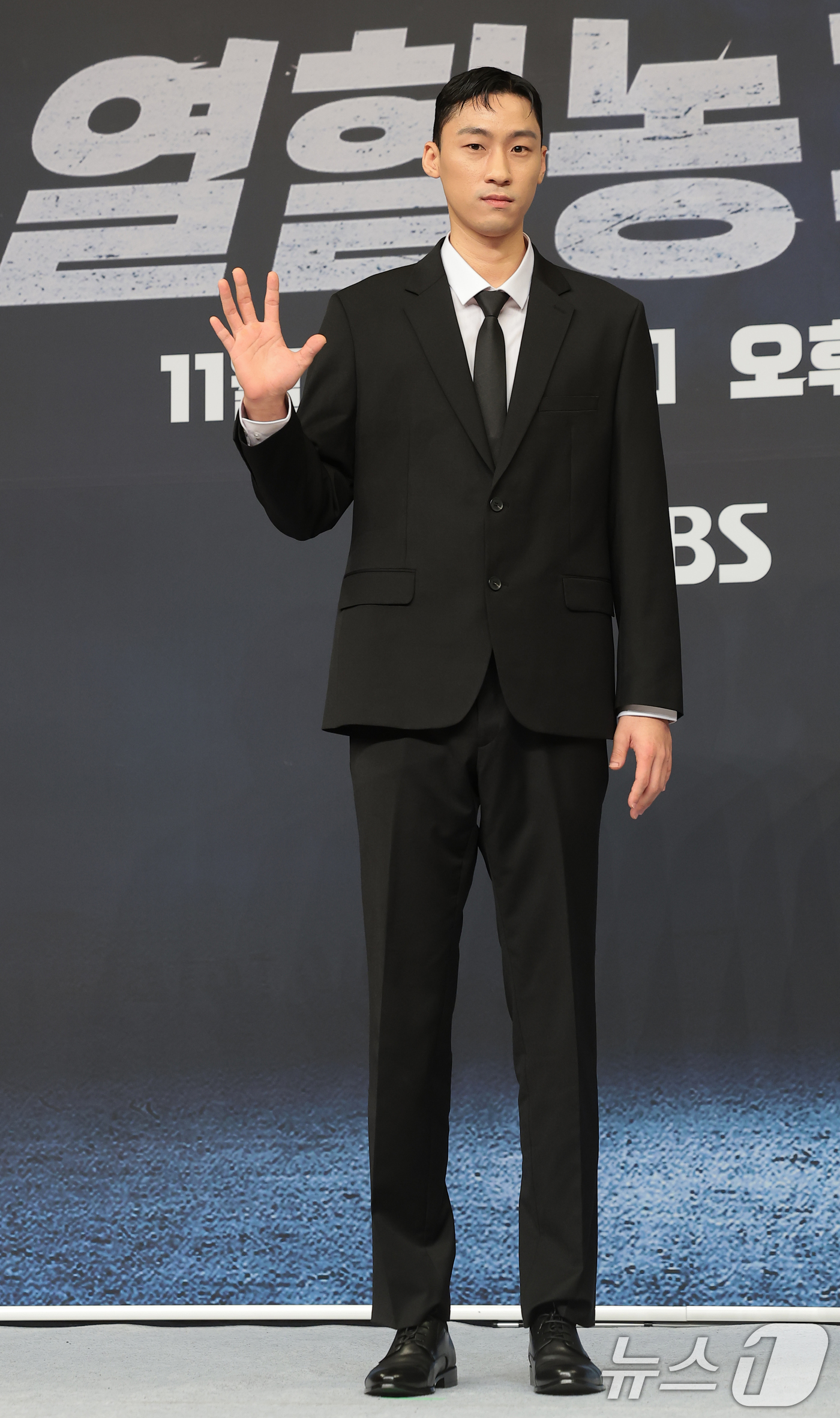 (서울=뉴스1) 권현진 기자 = 이대희가 29일 오전 서울 양천구 목동 SBS에서 열린 새 농구 예능 프로그램 '열혈농구단’ 제작발표회에 참석해 포즈를 취하고 있다.'열혈농구단'은 …