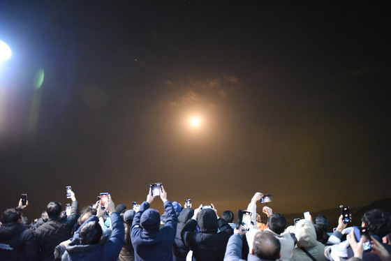 누리호 4차 발사…"장엄한 광경" 감탄만