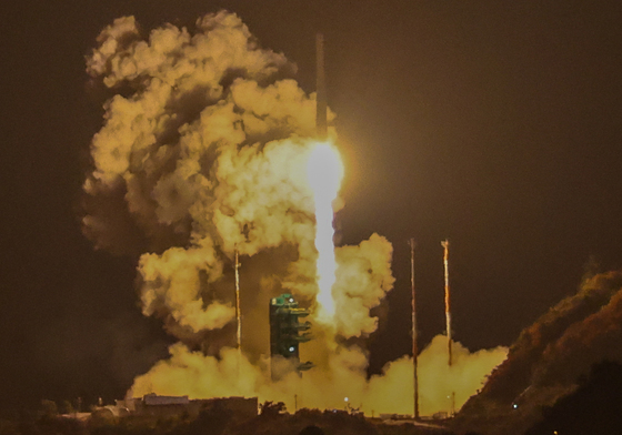 누리호 실려 우주로 간 13기 위성, 모두 지상과 교신 성공