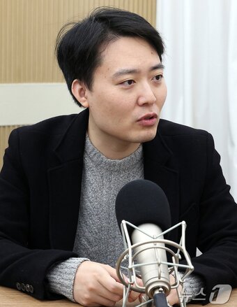 본문 이미지 - 이상목 액트 대표가 26일 오전 서울 종로구 뉴스1 사옥에서 진행된 자사주 소각 의무화 관련 좌담회에 참석해 발언하고 있다. 2025.11.26/뉴스1 ⓒ News1 김진환 기자