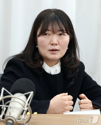 본문 이미지 - 박화선 중소기업중앙회 기업성장실장이 26일 오전 서울 종로구 뉴스1 사옥에서 진행된 자사주 소각 의무화 관련 좌담회에 참석해 발언하고 있다. 2025.11.26/뉴스1 ⓒ News1 김진환 기자