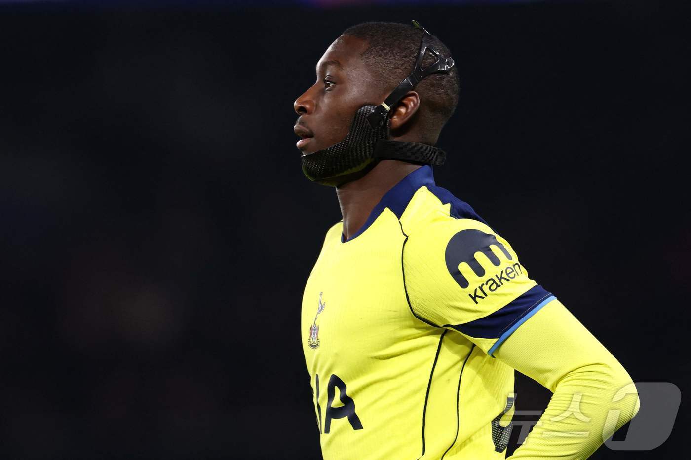 본문 이미지 - 토트넘 랑달 콜로 무아니는 27일(한국시간) 열린 PSG와 2025-26 UEFA 챔피언스리그(UCL) 리그 페이즈 5차전에서 2골 1도움으로 활약했지만, 팀 패배를 막지 못했다. ⓒ AFP=뉴스1