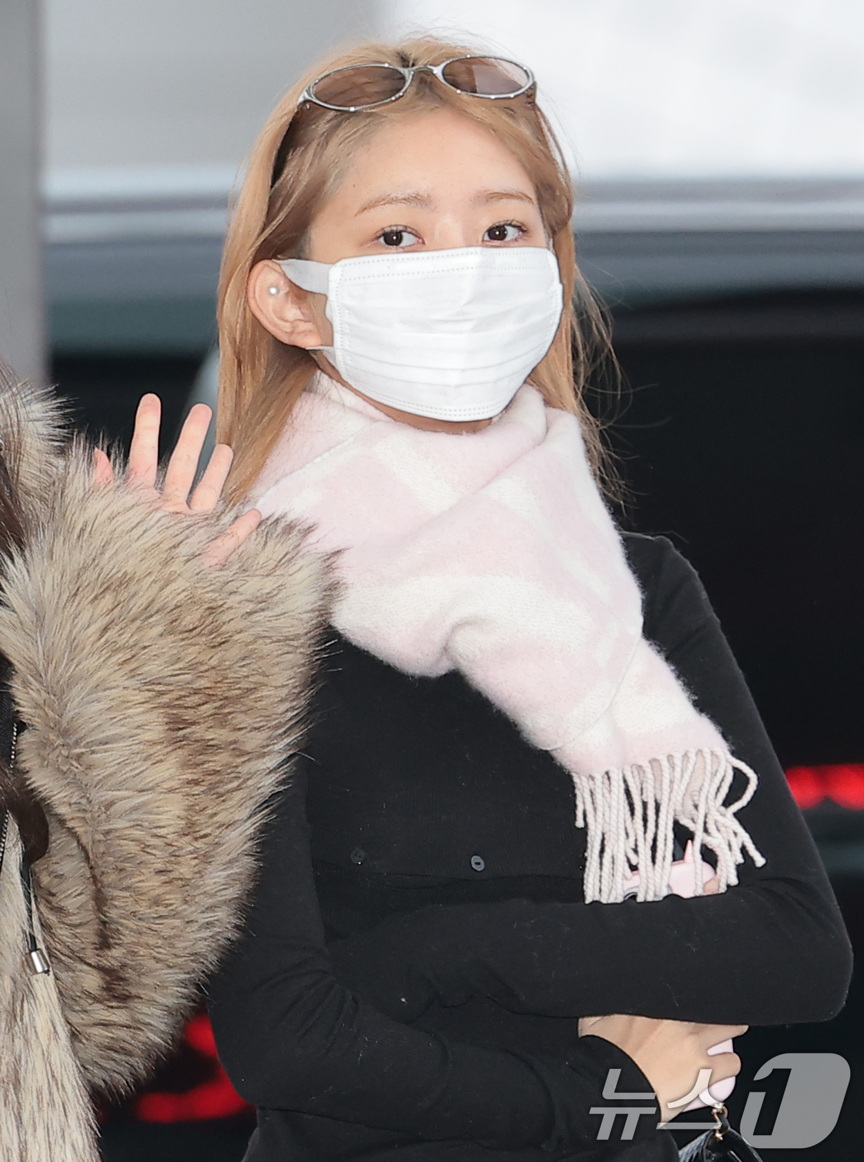 (인천공항=뉴스1) 권현진 기자 = 아이브 레이가 26일 오전 '2025 MAMA AWARDS'(2025 마마 어워즈) 를 위해 27일 인천 인천국제공항을 통해 홍콩으로 출국하고 …