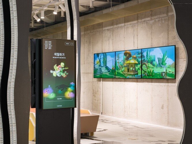 본문 이미지 - &#39;괴물정원: 아츠츠 박사와 기억의 세계&#39;전 전시 전경 &#40;수원시립아트스페이스광교 제공&#41;