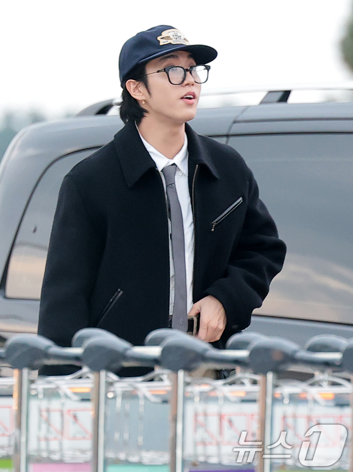 (인천공항=뉴스1) 권현진 기자 = 스트레이 키즈 한이 26일 오전 '2025 MAMA AWARDS'(2025 마마 어워즈) 를 위해 27일 인천 인천국제공항을 통해 홍콩으로 출국 …