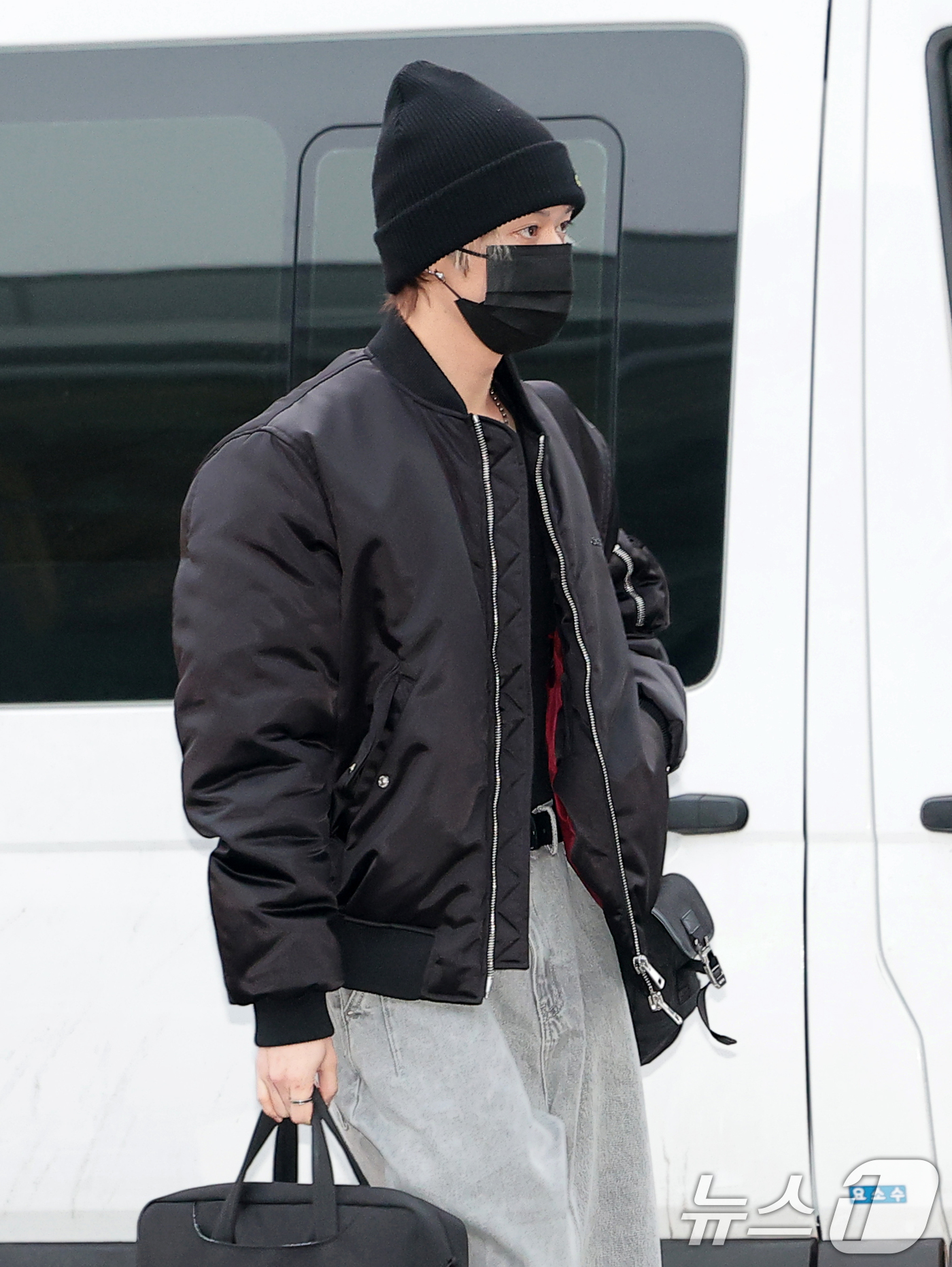 (인천공항=뉴스1) 권현진 기자 = 스트레이 키즈 리노가 26일 오전 '2025 MAMA AWARDS'(2025 마마 어워즈) 를 위해 27일 인천 인천국제공항을 통해 홍콩으로 출 …