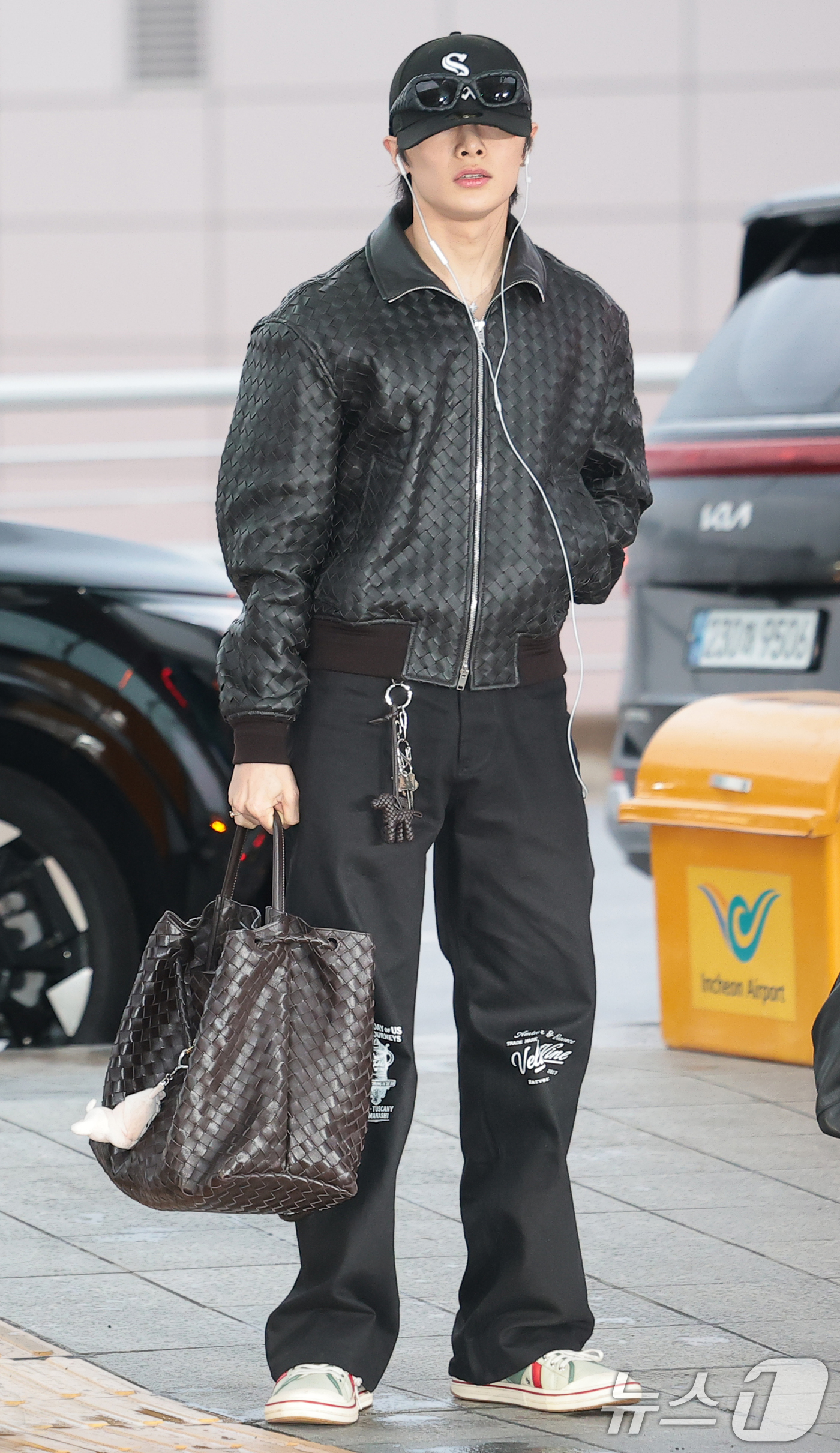 (인천공항=뉴스1) 권현진 기자 = 스트레이 키즈 아이엔이 26일 오전 '2025 MAMA AWARDS'(2025 마마 어워즈) 를 위해 27일 인천 인천국제공항을 통해 홍콩으로 …