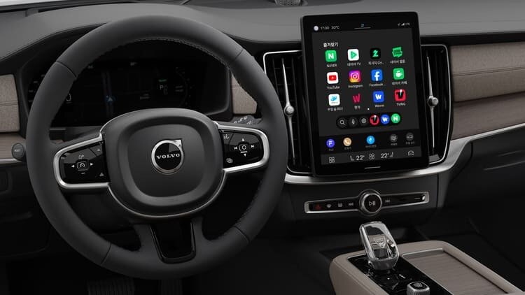 본문 이미지 - 볼보자동차 준대형 플래그십 세단 &#39;S90&#39;의 모습&#40;볼보자동차코리아 제공&#41;.