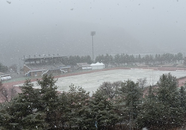 첫 눈 내린 화천