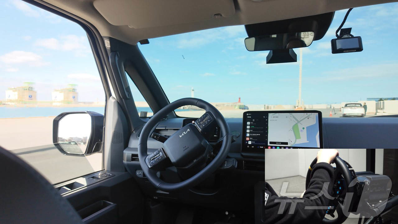 (서울=뉴스1) = 기아는 27일 제주도에서 기아, 쏘카, 자율주행 스타트업 에스유엠(SUM), KT와 국토교통부, 제주특별자치도, 경찰청, 한국교통안전공단 등 주요 관계자들이 참 …