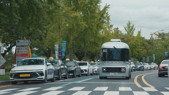 본문 이미지 - APEC 정상회의 기간 동안 운영된 자율주행 셔틀&#40;국토교통부 제공&#41;.뉴스1 ⓒ News1