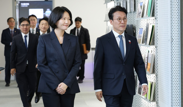 김 총리 '각 세종' 방문에…최수연 "AI 3대 강국 기여할 것"