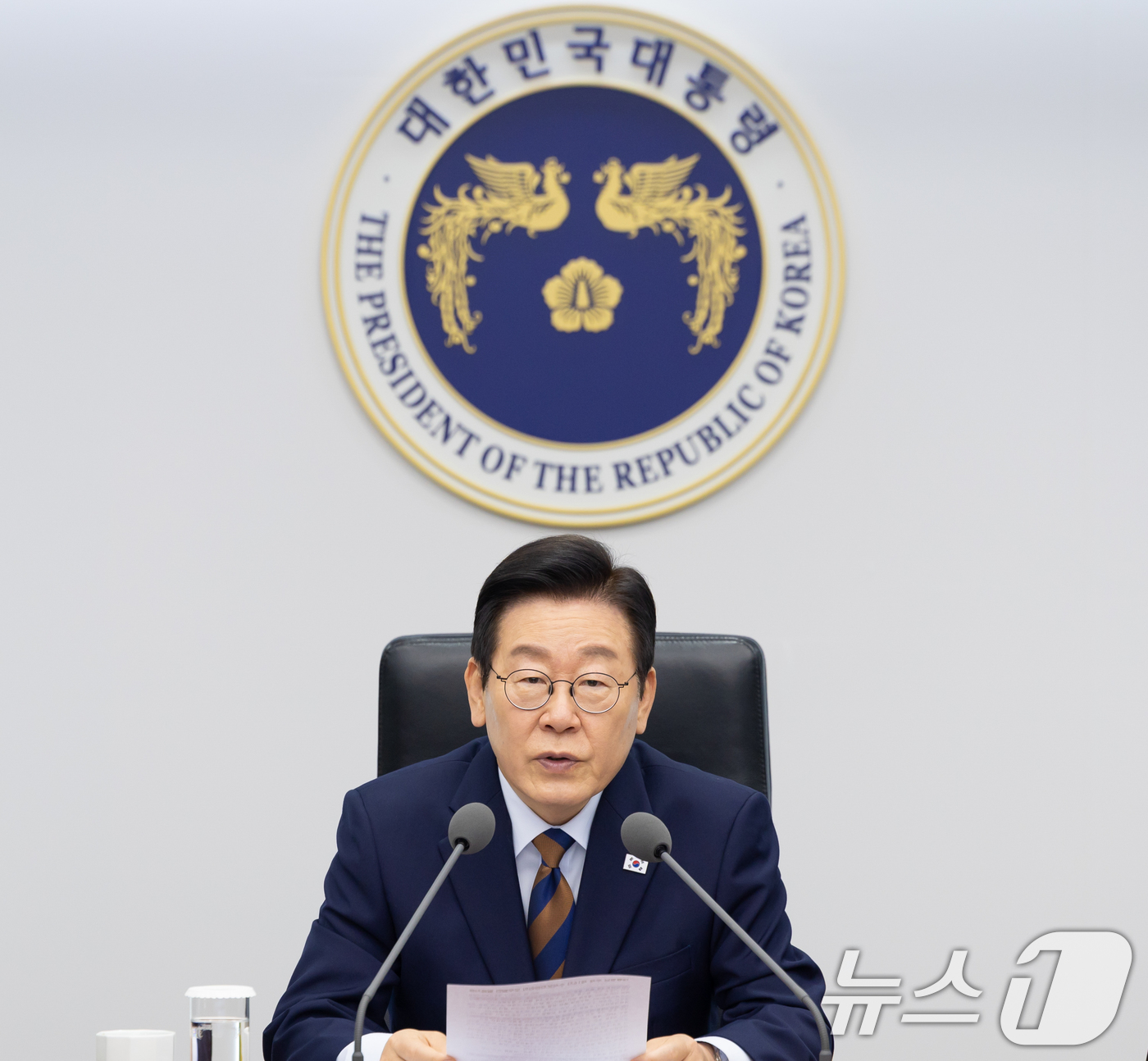 (서울=뉴스1) 허경 기자 = 이재명 대통령이 27일 서울 용산 대통령실 청사에서 열린 수석보좌관회의에서 발언하고 있다. (대통령실 제공. 재판매 및 DB 금지) 2025.11.2 …