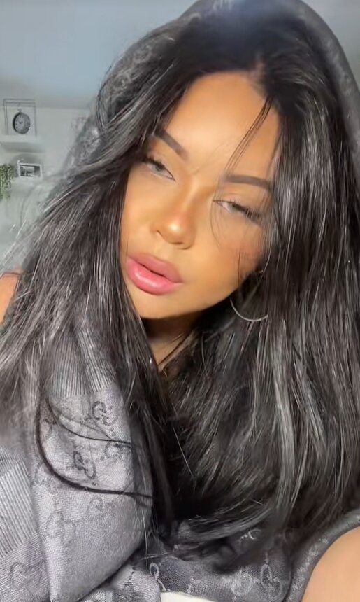 본문 이미지 - 영국에 살고 있는 여성 밀리 필립스는 자신의 삶에 대해 "너무 쉽다"고 표현한다. 출처=더선